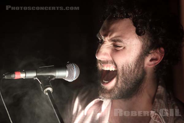 LOCAL NATIVES - 2010-02-17 - PARIS - La Maroquinerie - 